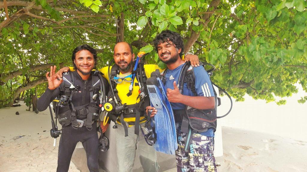 Madi Finolhu Guest House Dharavandhoo Exterior foto